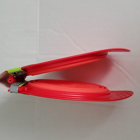 Mod Smart Pet Feeder Collapsible Travel - Opens to 2 Dog Bowls 13oz Each - Picture 6 of 9